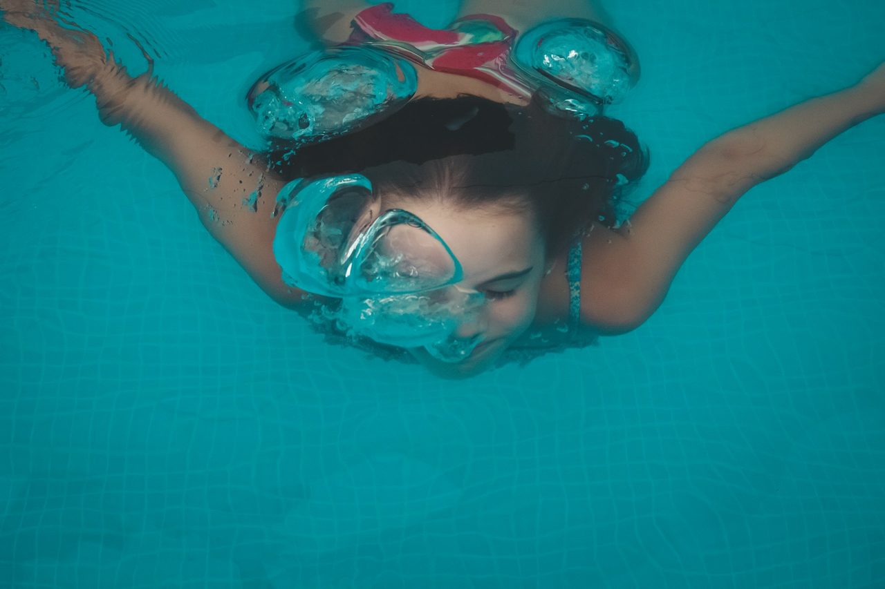 Kinder und Schwimmen: Aufbau von Vertrauen und Fähigkeiten