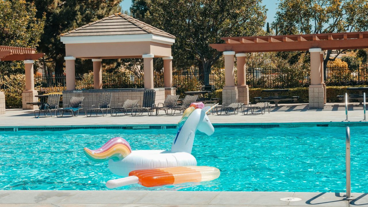 Pool kindersicher machen: Schutz & Sicherheit