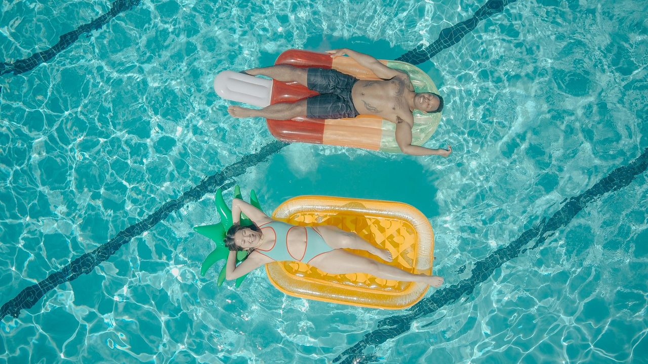Pool Zubehör für mehr Spaß: Spielideen & Equipment
