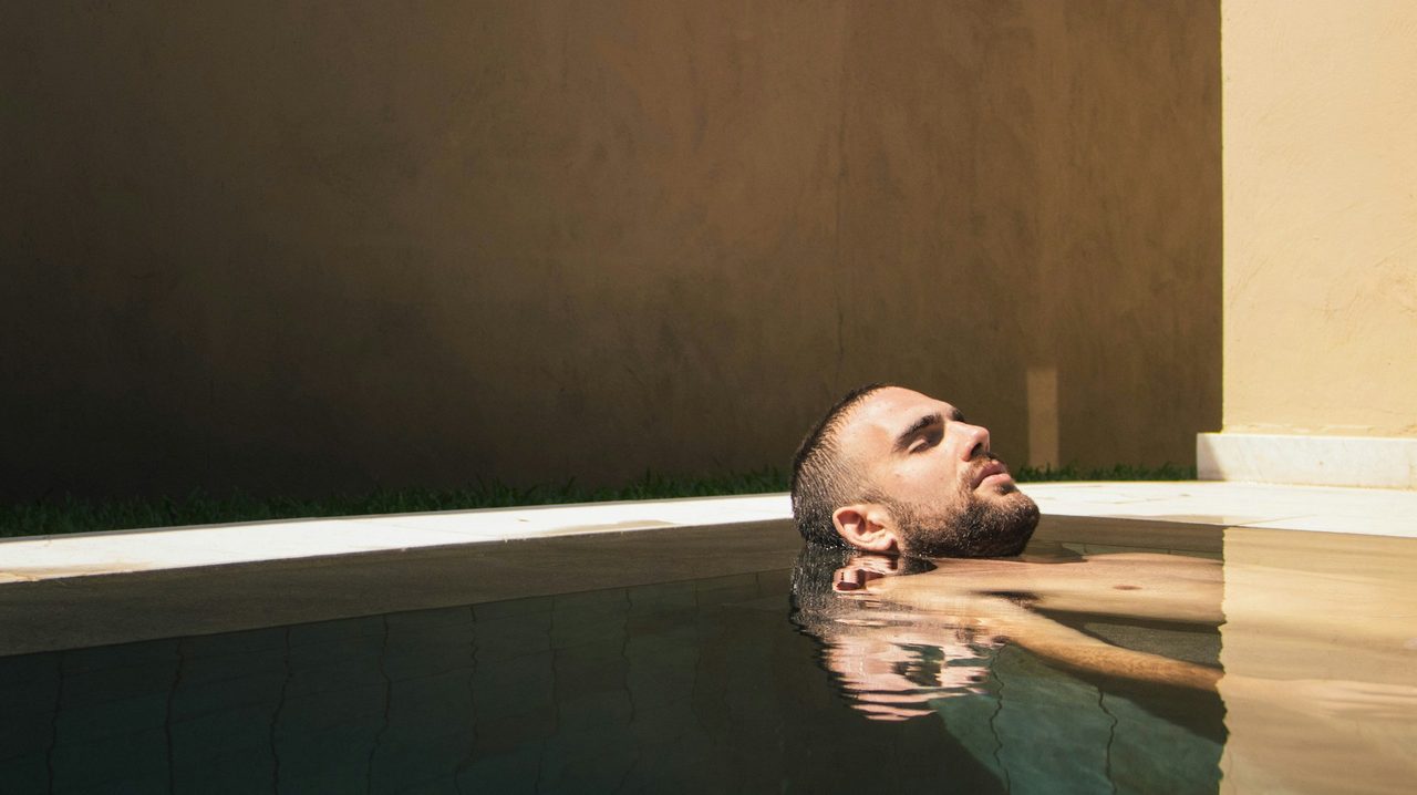 Pooltherapie für Rückenschmerzen: Übungen und Wirkung