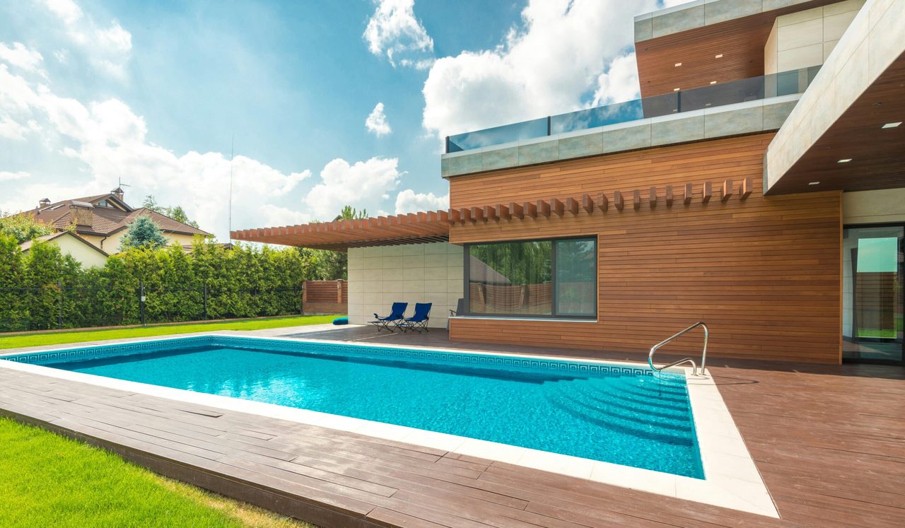 Solardusche mit Sonnenwärme: Funktion & Modelle