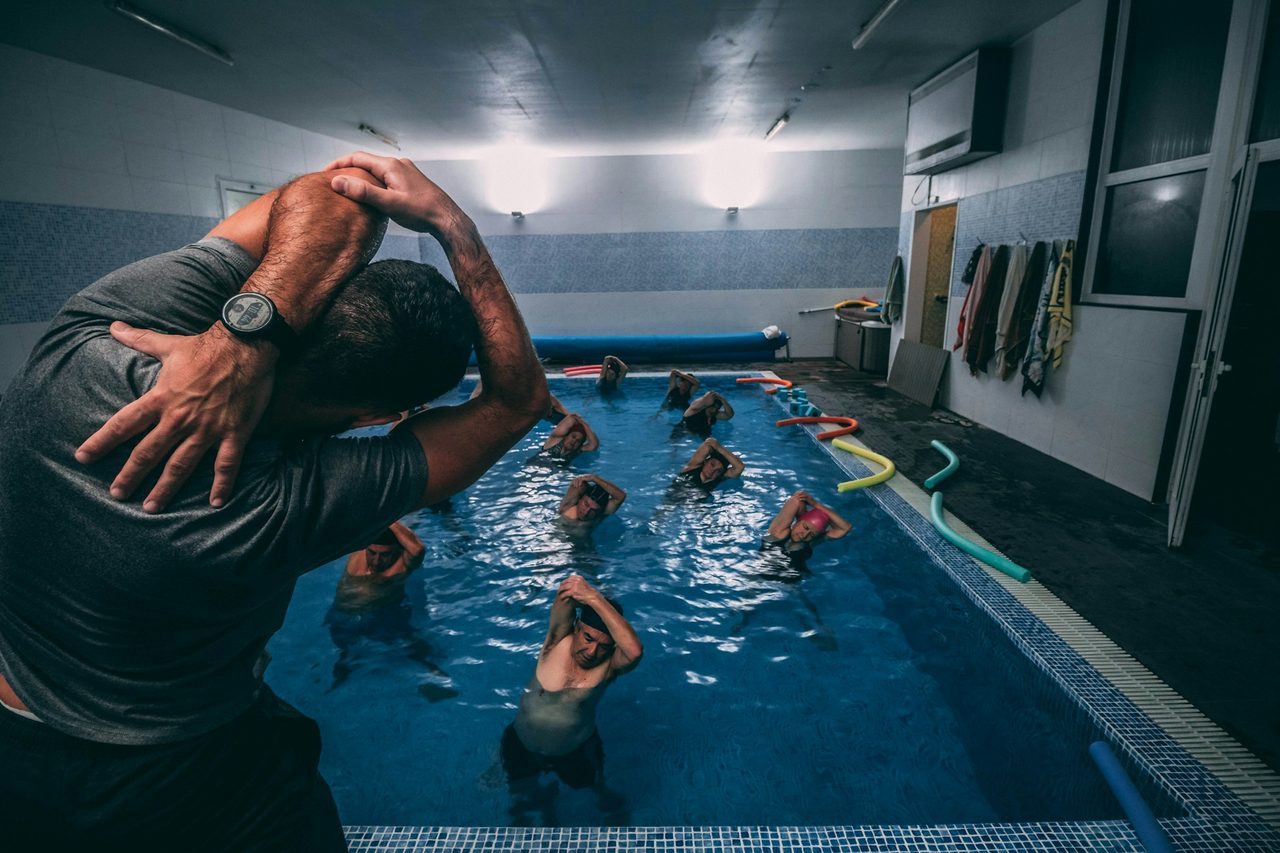Wasserwiderstandstraining für Kraftaufbau
